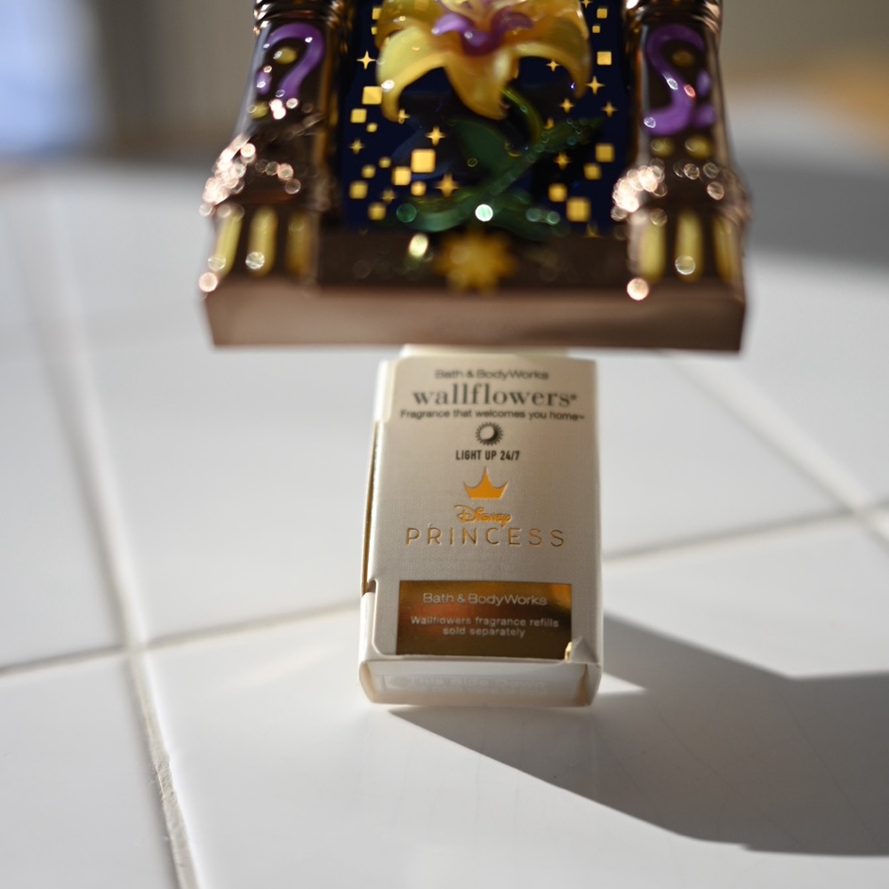 Bath & Body Works Rapunzel
Wallflower Night Light NWT Limited Edition - Picture 3 of 15